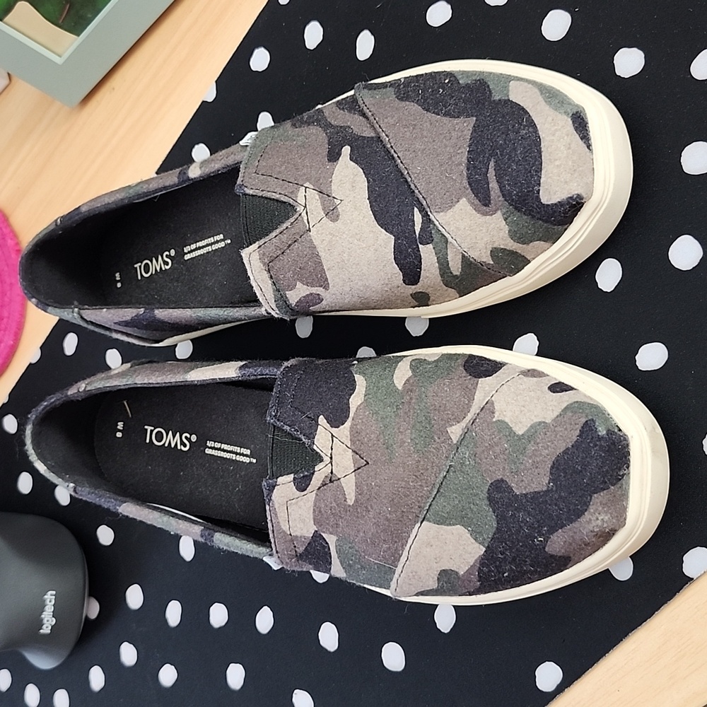 Toms, Cameo Slip On's